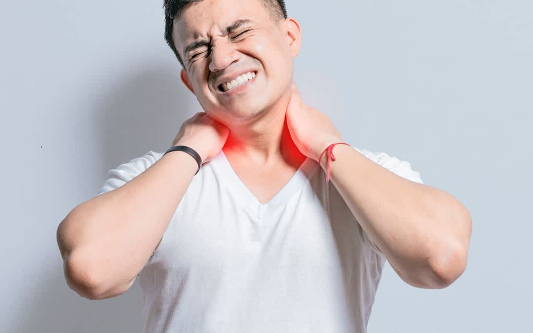 Dolori cervicali e spalle: cure osteopatiche per il benessere del collo e delle spalle